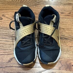 Kids Nikes size 4.5Y